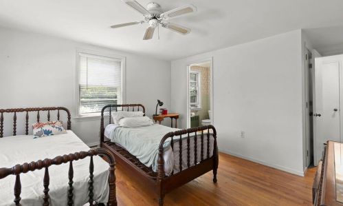 1890 Brg Rd, Eastham MA 02642-3213 exterior