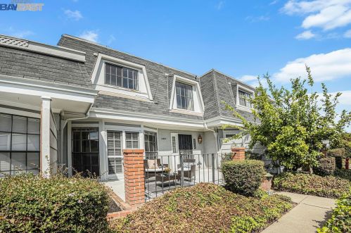 13821 Rose Dr, San Leandro, CA 94578-2622