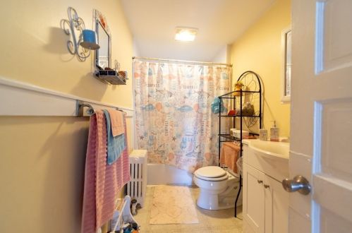 143 Lowell St, Methuen MA 01844-6825 exterior