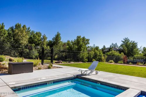 2505 Bear Holw Dr, Park City UT 84098-8524 exterior