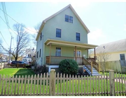 114 Lynn St, Peabody, MA 01960-5740