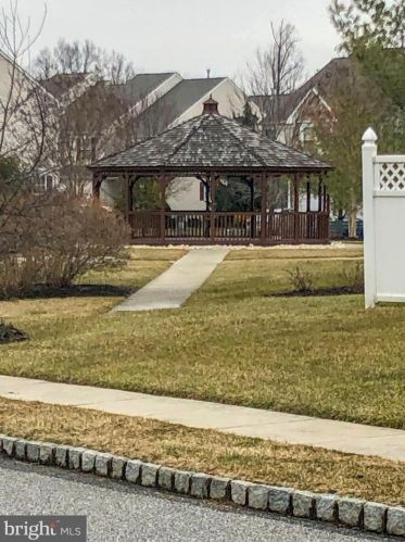 104 Pennsbury Ln, West Deptford NJ  08096-5150 exterior