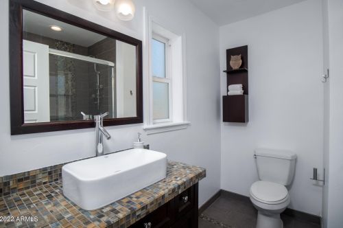 1242 Edgemont Ave, Phoenix AZ 85035-1735 exterior