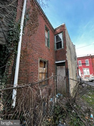 2243 Bancroft St, Philadelphia PA  19132-4421 exterior