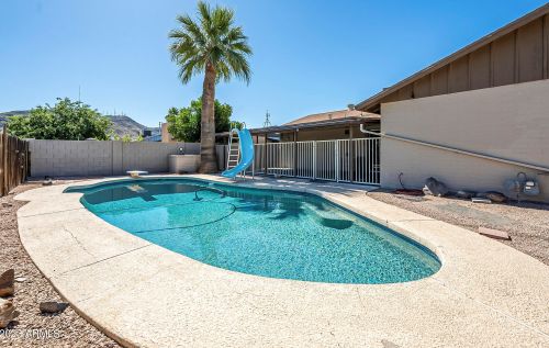 2324 Cactus Rd, Phoenix AZ 85032-7609 exterior