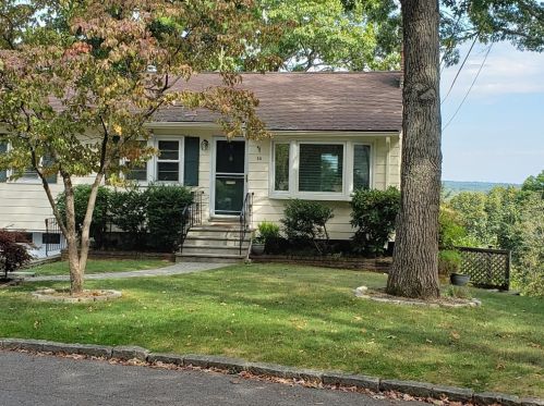 14 Hartford Rd, Arlington MA  02474-1014 exterior