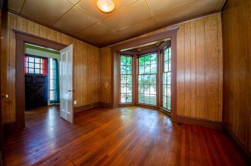 93 Grv St, Fall River MA 02720-5008 exterior