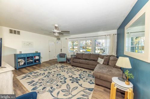 20 Beech Pl, West Deptford NJ 08096-3301 exterior