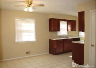 7112 Sunny Vale Way, Louisville KY  40272-3755 exterior