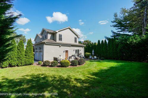 90 Lovett Ave, Little Silver NJ 07739-1403 exterior