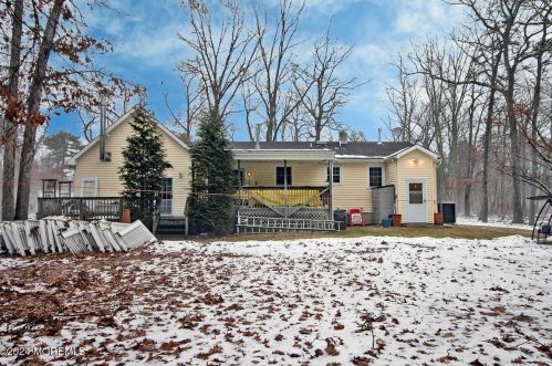 1062 Lakehurst Ave, Jackson Twp NJ 08527-5250 exterior