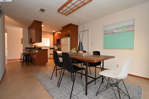 14297 Tiburon Rd, San Leandro CA 94577-6536 exterior