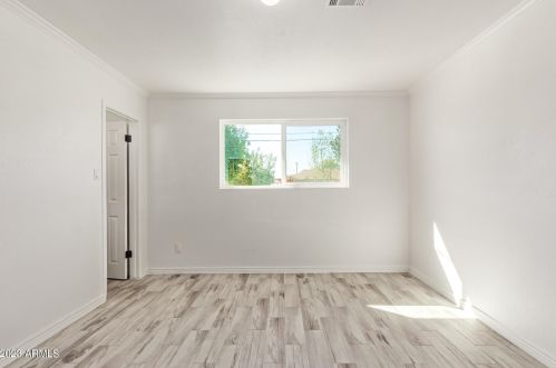 4923 Cheery Lynn Rd, Phoenix AZ  85031-3514 exterior