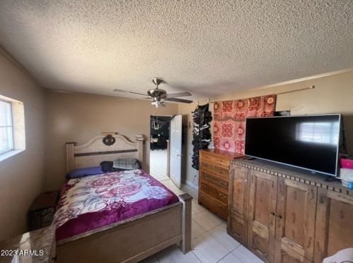 1832 38 Dr, Phoenix AZ 85053-3733 exterior