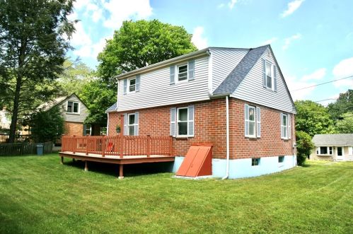 7 Assabet Ln, Worcester, MA 01602-2243