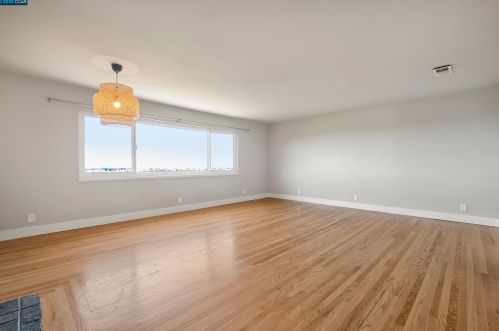 1973 Placer Dr, San Leandro CA  94578-1336 exterior