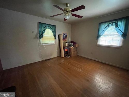 1 Budd Blvd, West Deptford NJ 08096-3332 exterior