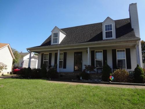 5616 Charleswood Pl, Louisville, KY 40229-2271