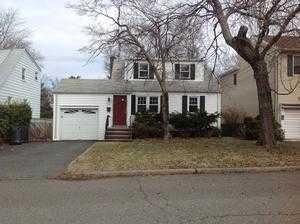 177 Baker Ave, Bergenfield, NJ 07621-3357