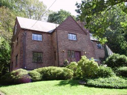 71 Oldham Rd, Newton, MA 02465-2328