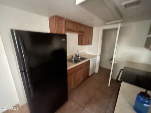 4709 Belleview St, Phoenix, AZ 85008-5606