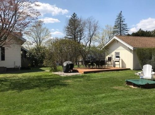 183 Pleasant St, Leicester MA 01524-1421 exterior