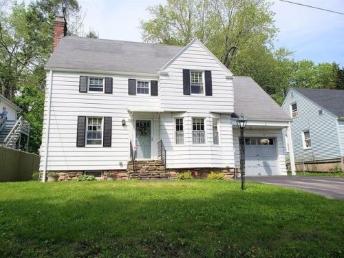 6 Evelyn St, Worcester, MA 01607-1562