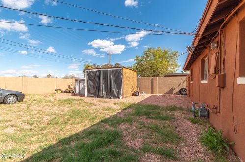 3851 63 Dr, Phoenix AZ 85033-5204 exterior