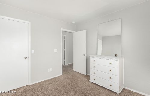 1818 63rd Dr, Phoenix AZ  85043-5748 exterior