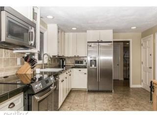 52 Country Club Rd, Dedham MA  02026-5607 exterior