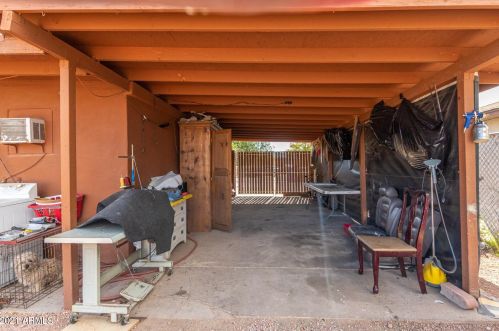 3851 63 Dr, Phoenix AZ 85033-5204 exterior