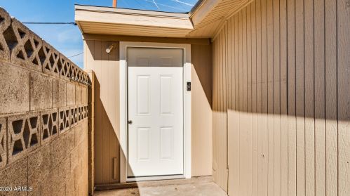 2136 Bethany Home Rd, Phoenix AZ 85015-1938 exterior