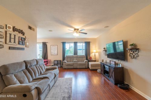 16814 31 Ave, Phoenix AZ 85009-4846 exterior