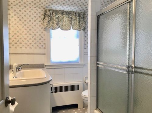 32 Old Farm Rd, Dedham MA 02026-4115 exterior