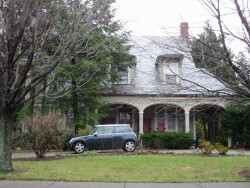 42 Hyde Ave, Newton, MA 02458-2311