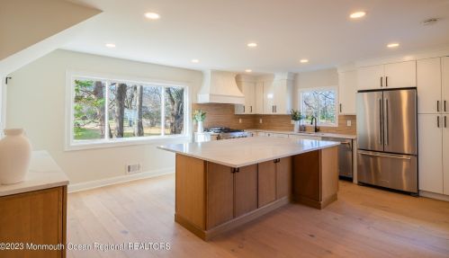 225 Silverside Ave, Little Silver NJ  07739-1752 exterior