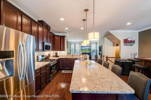 141 Kyle Dr, Tinton Falls NJ 07712-7536 exterior