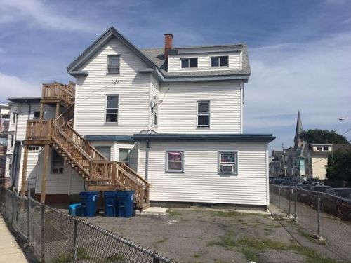 59 Cross St, Lawrence, MA 01841-3620