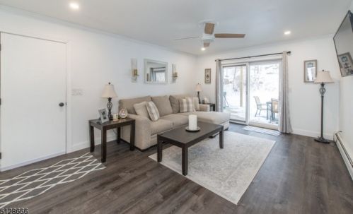 30 Stratfordshire Dr, Wantage NJ  07461-4223 exterior