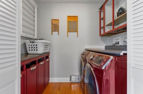 32 Pulaski St, Peabody MA 01960-1831 exterior