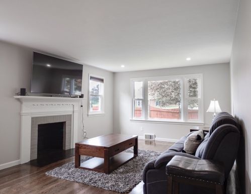 76 Stewart Ln, Agawam, MA 01001-2436