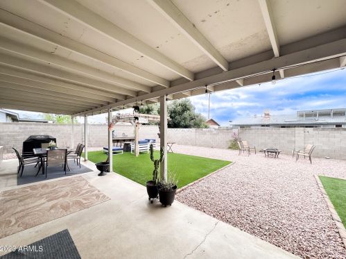 3251 Charleston Ave, Phoenix AZ 85032-1595 exterior