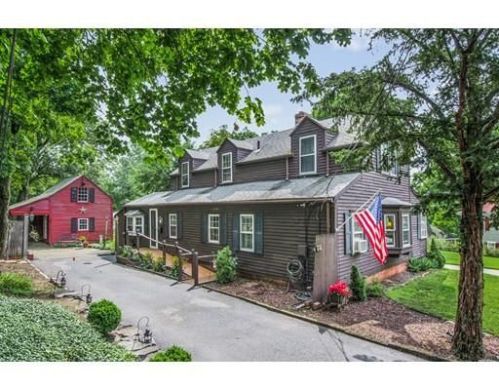 282 Highland St, Dedham MA  02026-5833 exterior