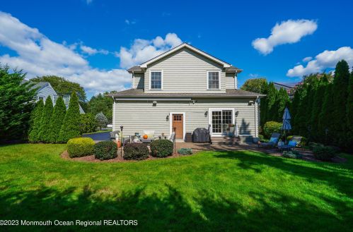 90 Lovett Ave, Little Silver NJ 07739-1403 exterior