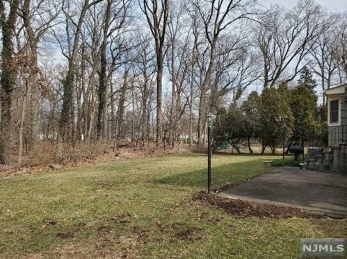 27 Ridge Rd, Cresskill NJ  07626-1038 exterior