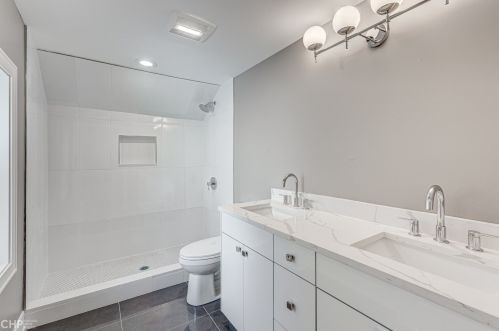 3235 Maple Ave, Forest View IL 60402-1250 exterior