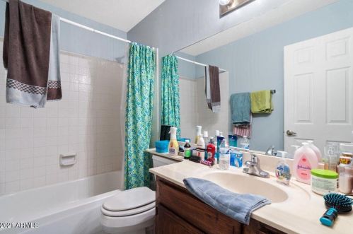 3856 Acoma Dr, Phoenix AZ 85032-4897 exterior