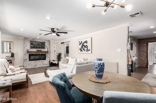 4231 Catalina Dr, Phoenix AZ 85031-3726 exterior