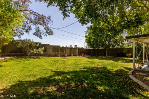 1233 El Camino Dr, Phoenix AZ 85051-9124 exterior