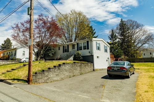 6 Benson St, Worcester, MA 01604-3304